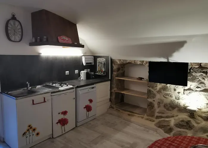 Les Chataignes D'ardeche Antraigues
