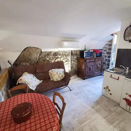 Les Chataignes D'ardeche アパート *