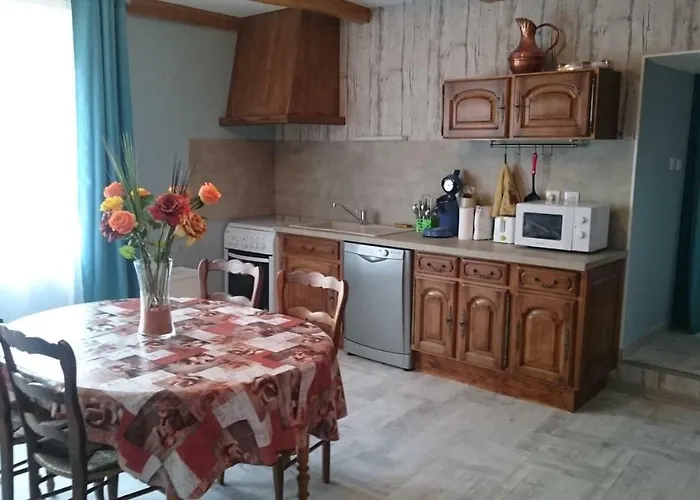 Les Chataignes D'ardeche Apartment Antraigues